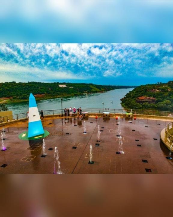 Hostel El Amanecer Пуерто Игуасу Екстериор снимка
