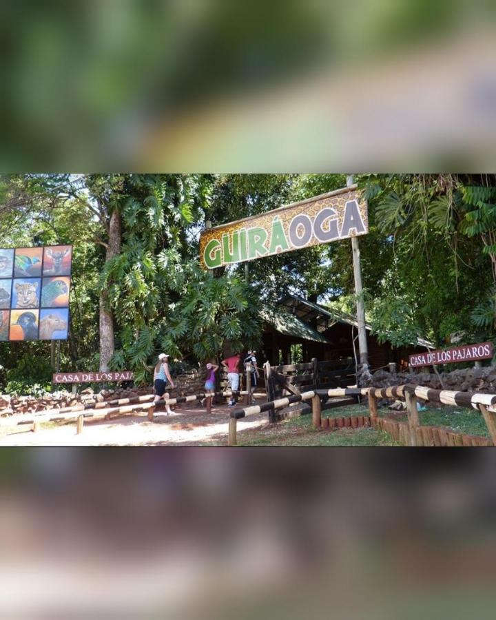 Hostel El Amanecer Пуерто Игуасу Екстериор снимка