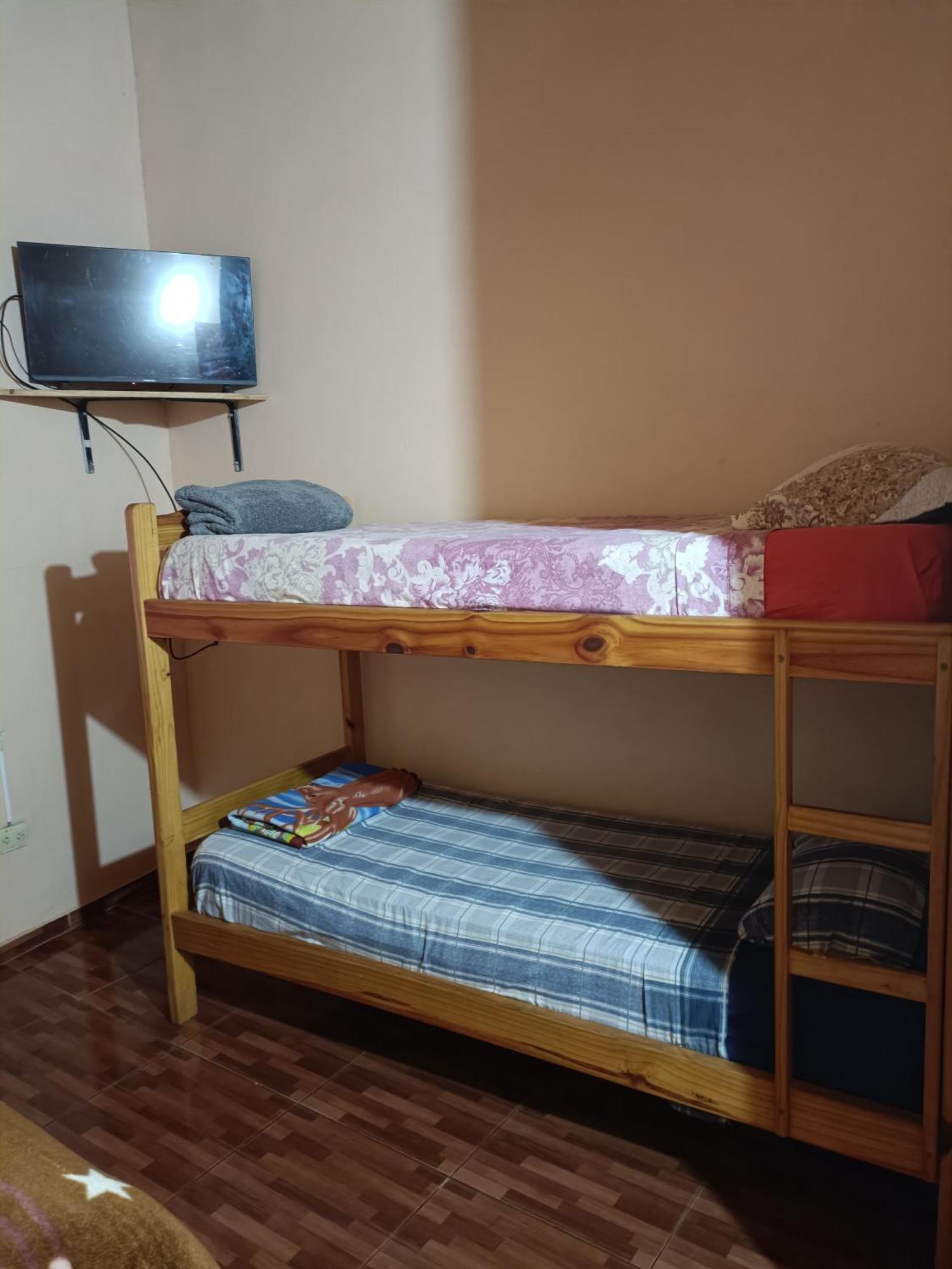 Hostel El Amanecer Пуерто Игуасу Екстериор снимка