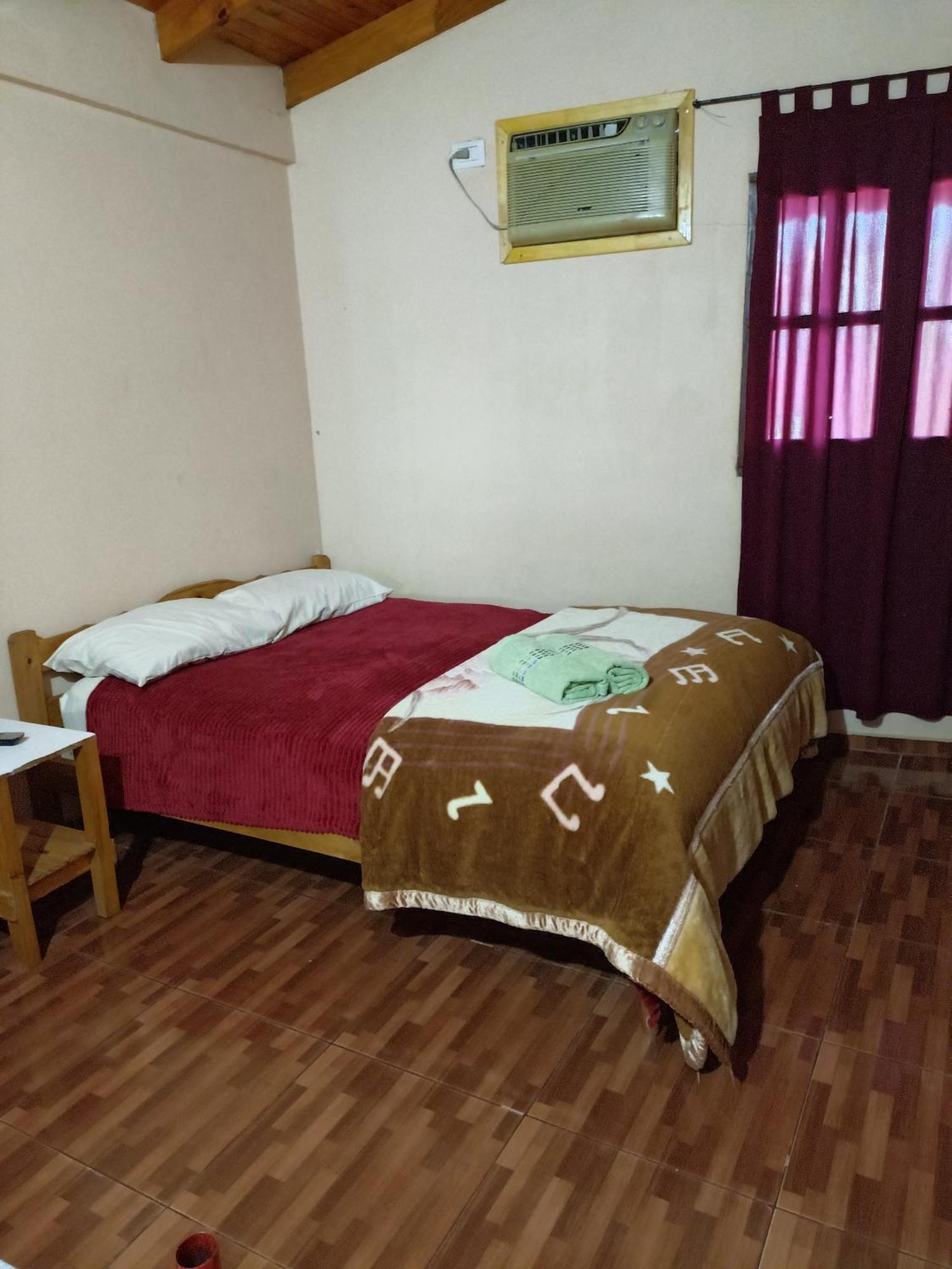 Hostel El Amanecer Пуерто Игуасу Екстериор снимка