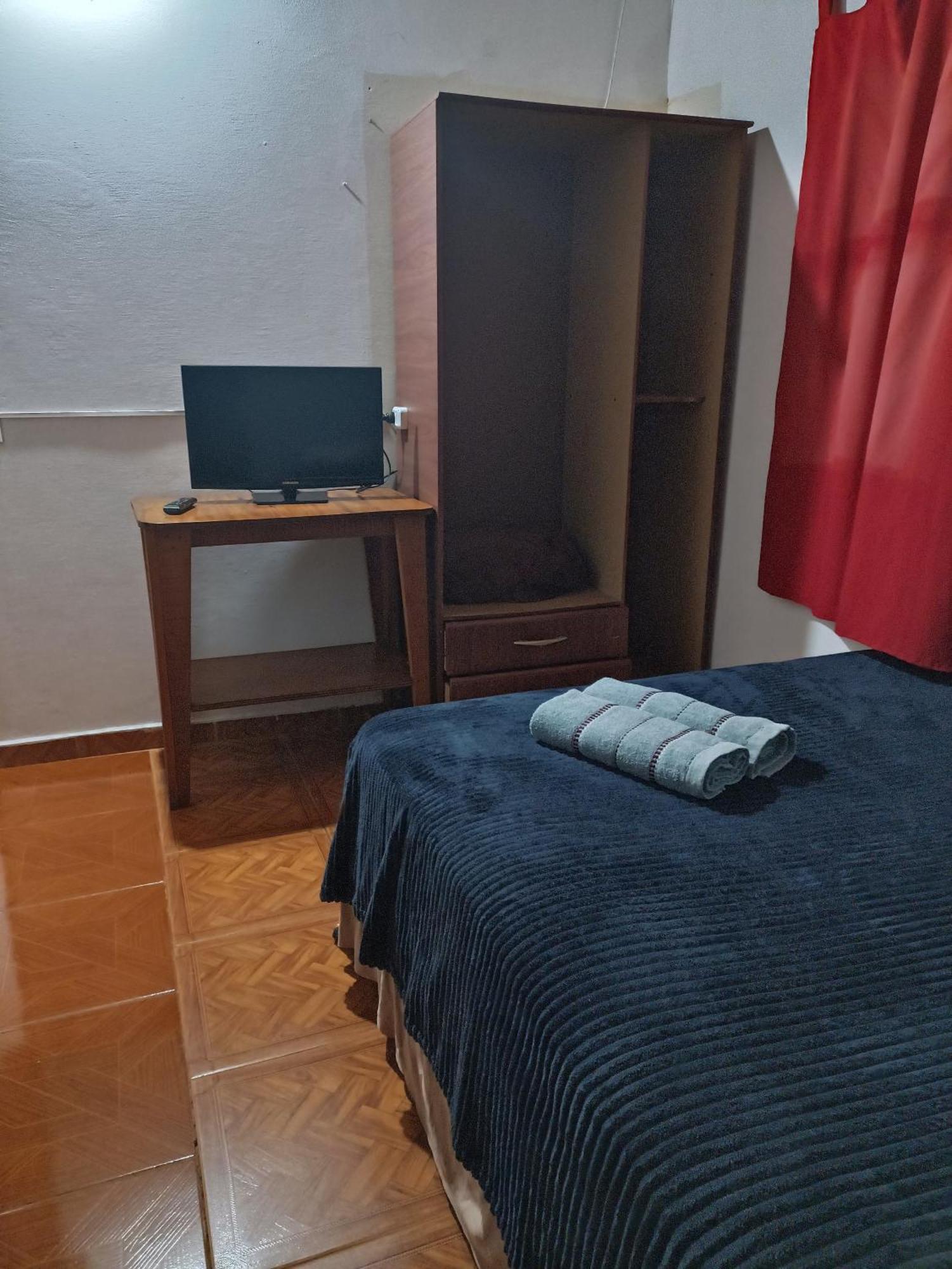 Hostel El Amanecer Пуерто Игуасу Екстериор снимка