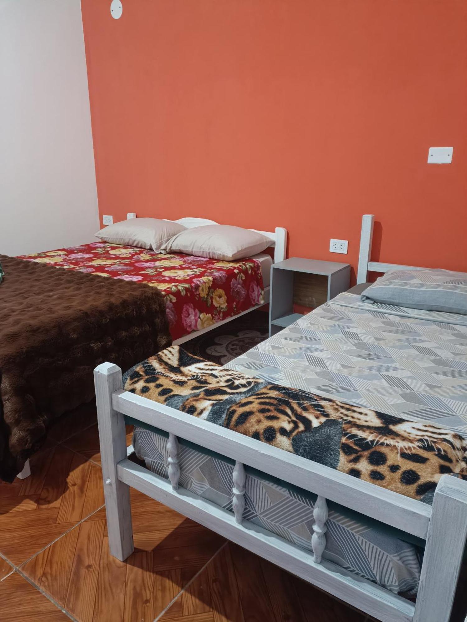 Hostel El Amanecer Пуерто Игуасу Екстериор снимка