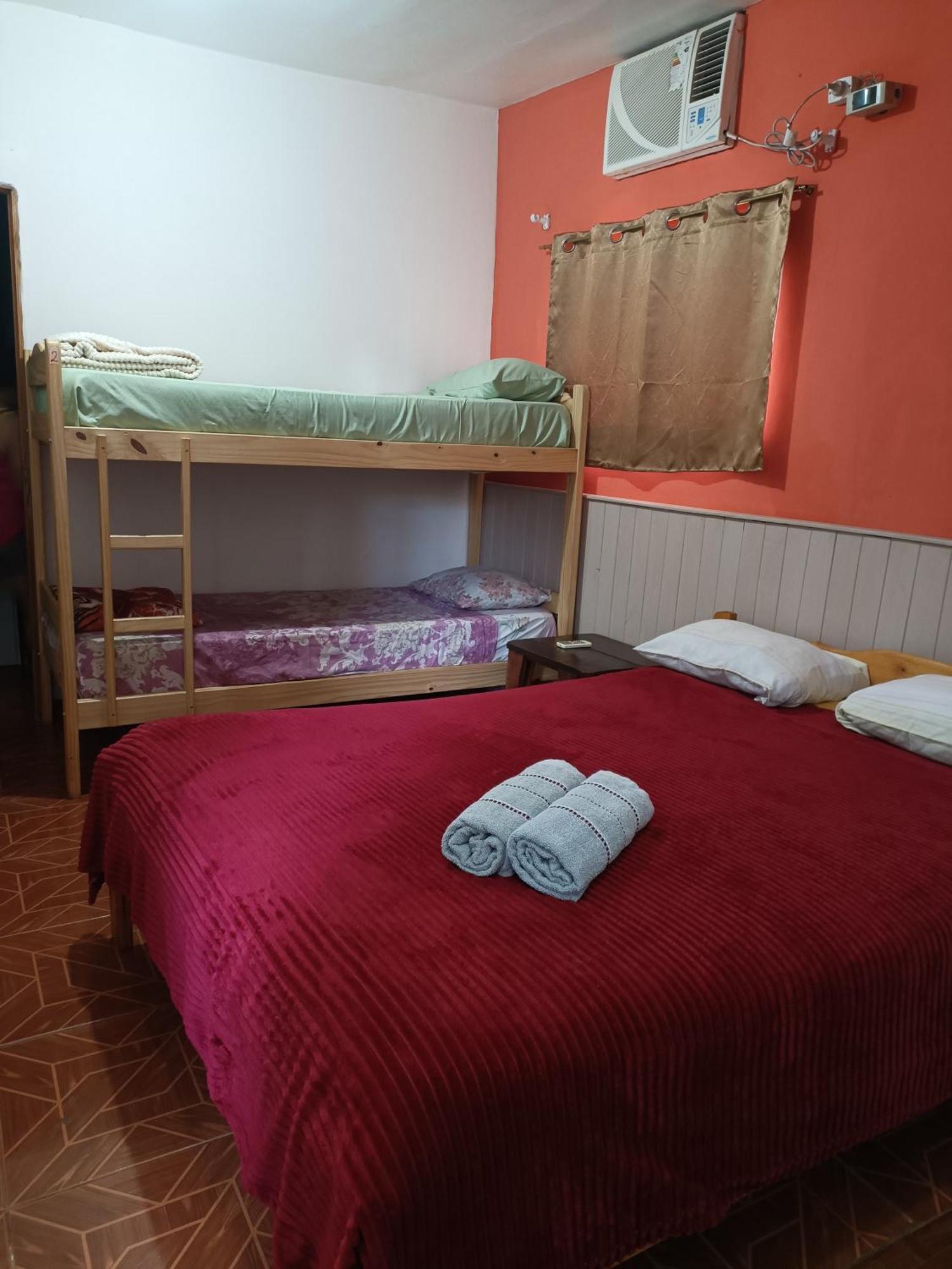 Hostel El Amanecer Пуерто Игуасу Екстериор снимка